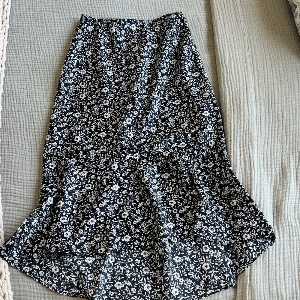 Abercrombie & Fitch Black and White Maxi A-line Skirt